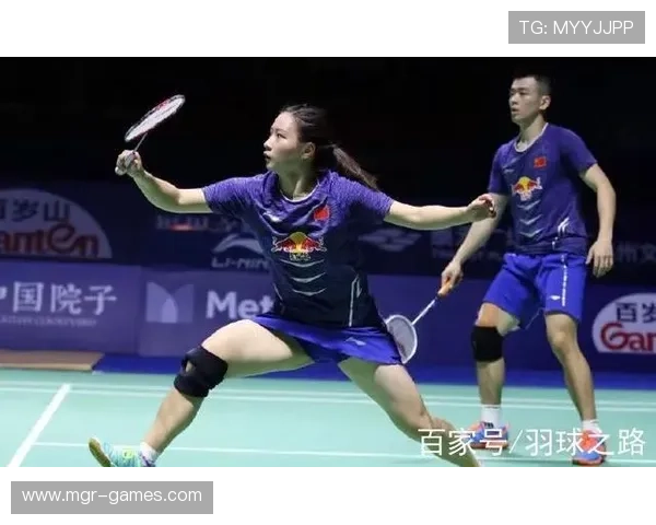 羽毛球双打配合技巧解析：提升默契与战术运用