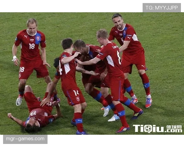 捷克队强势晋级欧洲杯预选赛，状态回暖引关注