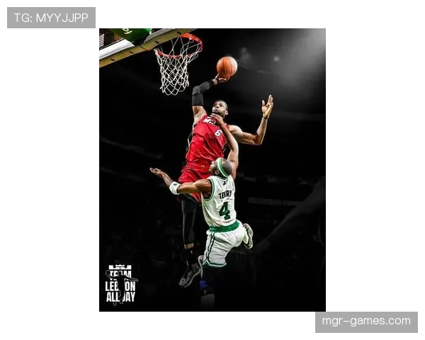 詹姆斯挡拆吸引防守，较东契奇更擅长内线终结